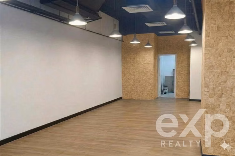 Local en arriendo E. Britania, Los Militares con Manquehue