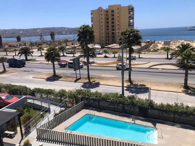 Departamento amoblado en frente a Playa La Herradura.