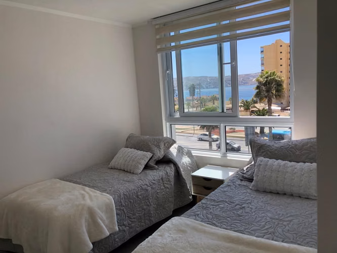 Departamento amoblado en frente a Playa La Herradura.