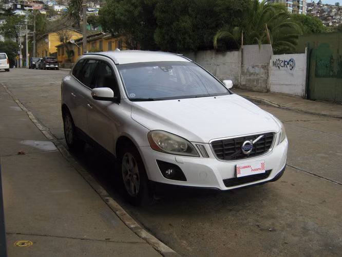 VOLVO XC 60 T6 AUT 2010 $ 7.990.000
