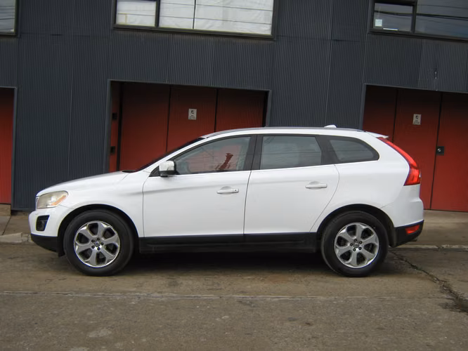 VOLVO XC 60 T6 AUT 2010 $ 7.990.000