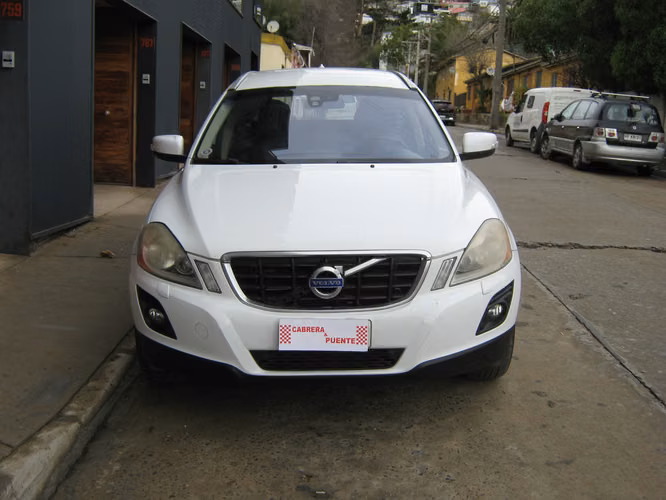 VOLVO XC 60 T6 AUT 2010 $ 7.990.000