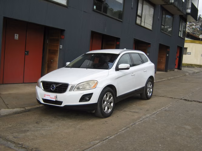 VOLVO XC 60 T6 AUT 2010 $ 7.990.000