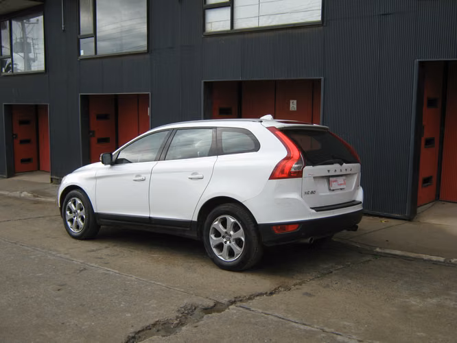 VOLVO XC 60 T6 AUT 2010 $ 7.990.000