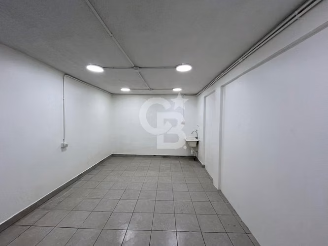 Local Comercial, Iluminación, Ubicación y Conectividad