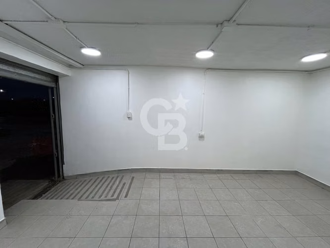 Local Comercial, Iluminación, Ubicación y Conectividad