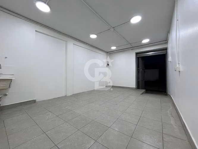 Local Comercial, Iluminación, Ubicación y Conectividad