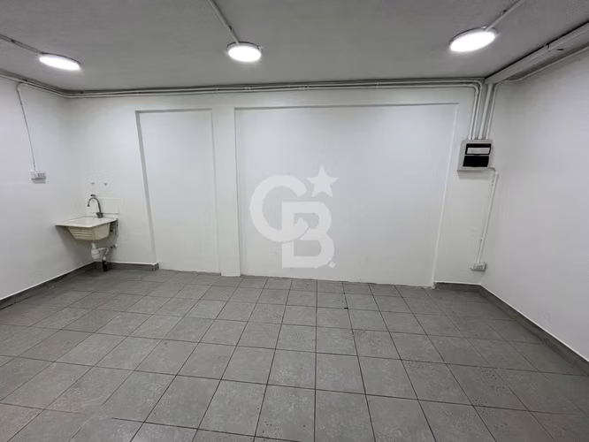 Local Comercial, Iluminación, Ubicación y Conectividad