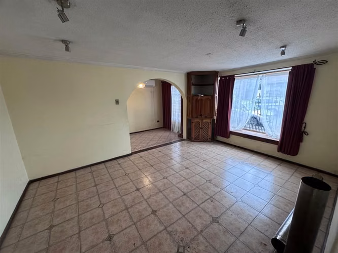 Casa en arriendo de 5 dorm. en Peñalolén