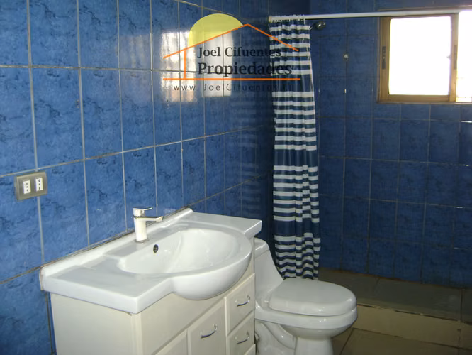 Casa sólida, 1 piso, 3 dormitorios, buena ubicación. Cod-2432