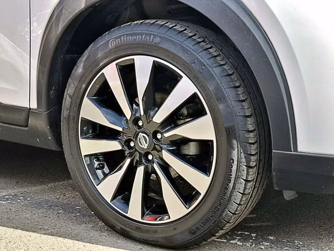 NISSAN KICKS 2018