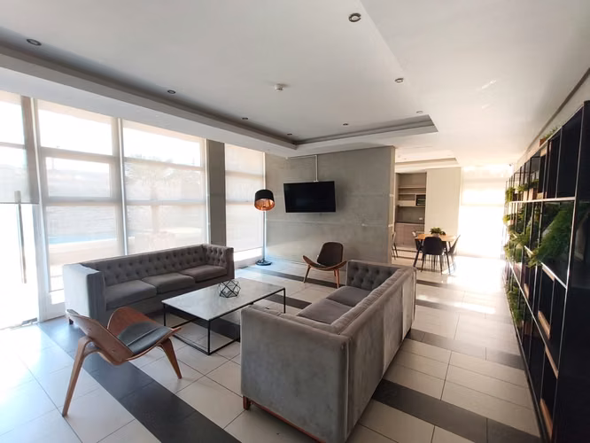 Arriendo cómodo departamento con estacionamiento y bodega