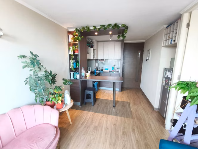 Arriendo cómodo departamento con estacionamiento y bodega