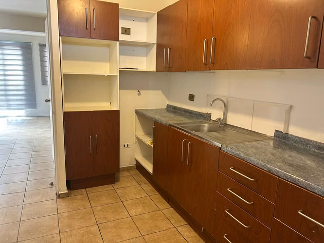Se vende Casa en Pudahuel ....Sector Enea