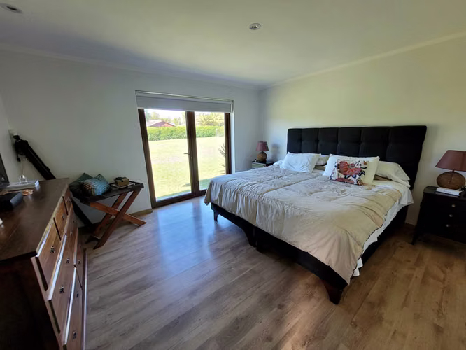 Amplia Casa con Parcela en Venta (173766)