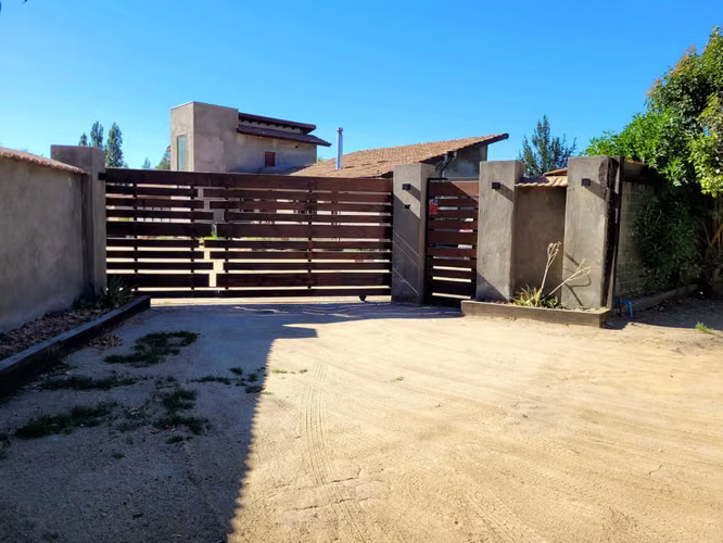 Amplia Casa con Parcela en Venta (173766)