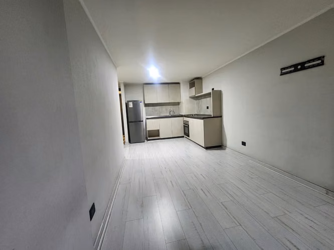 ARRIENDO AMPLIO DEPTO.  SEMI AMOBLADO DE 3D, 2B MAS ESTAC. Y BOD.  $521.120 A  una cuadra de Metro Lo Ovalle , La Cisterna