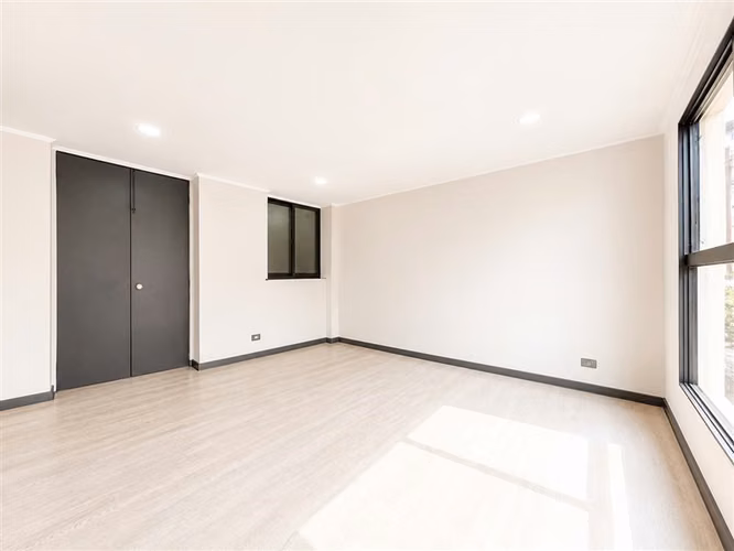 Casa en arriendo de 6 dorm. en Las Condes