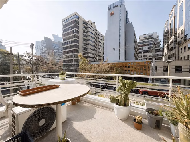 Casa en venta de 6 dorm. en Las Condes