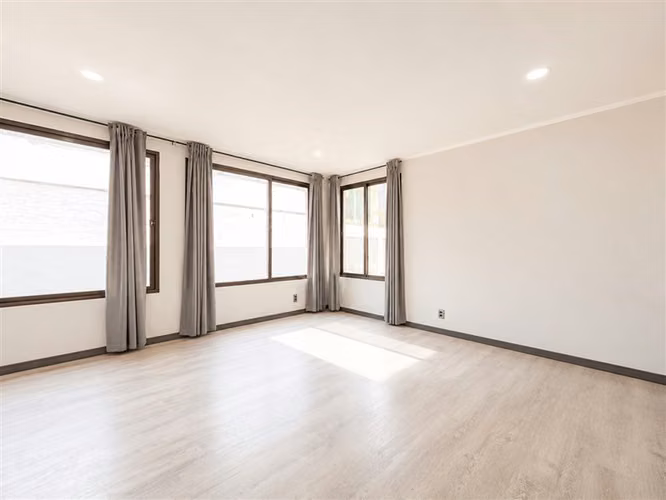 Casa en venta de 6 dorm. en Las Condes