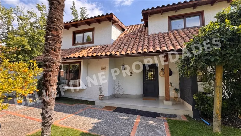 Casa en venta de 4 dorm. en Las Condes