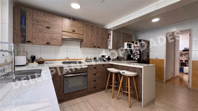 Casa en venta de 4 dorm. en Las Condes