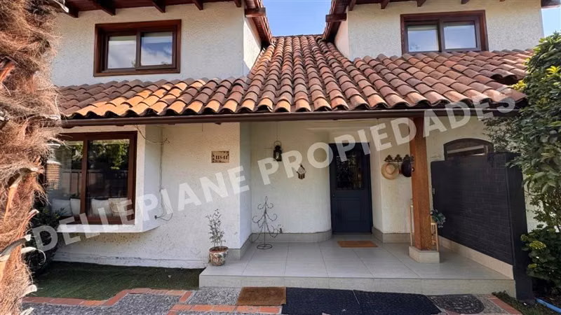Casa en venta de 4 dorm. en Las Condes