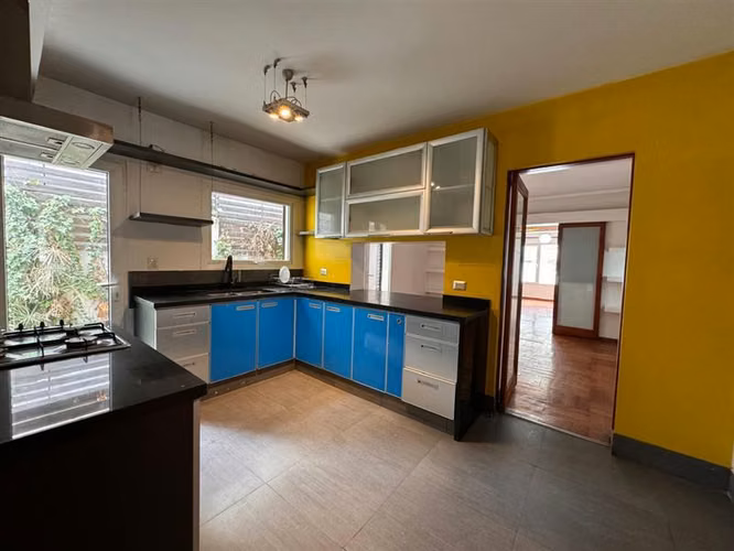 Casa en arriendo de 4 dorm. en Providencia