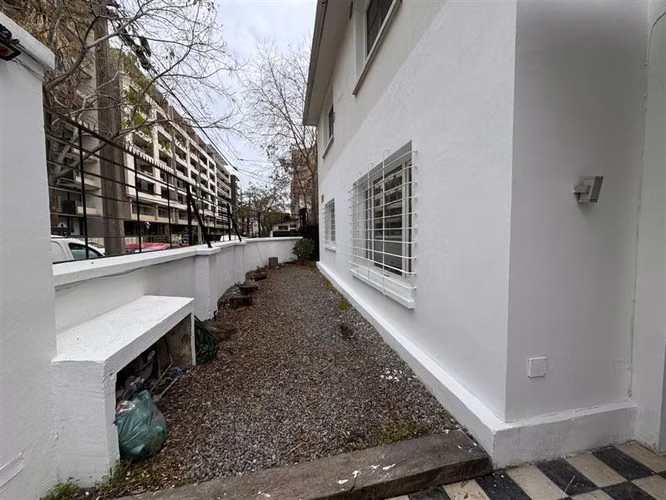 Casa en arriendo de 4 dorm. en Providencia