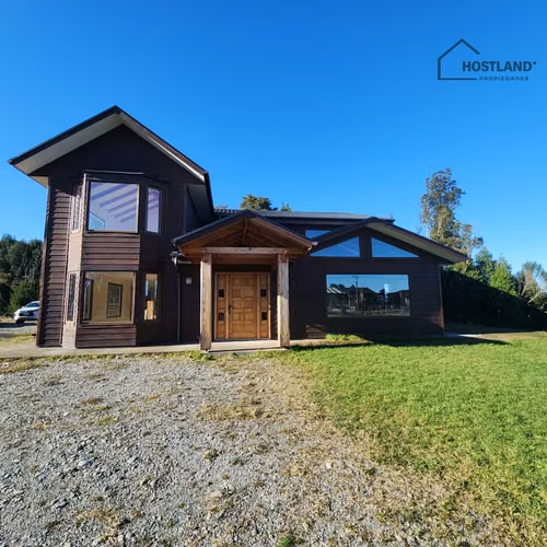SE VENDE MARAVILLOSA CASA SECTOR LAS LOMAS, CIUDAD DE PUERTO VARAS!
