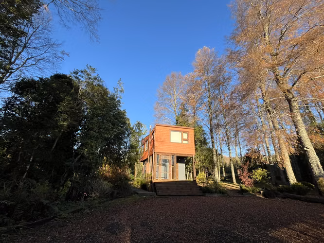 Encantadora casa con estero y maravillosa vegetación, mirando al volcán!