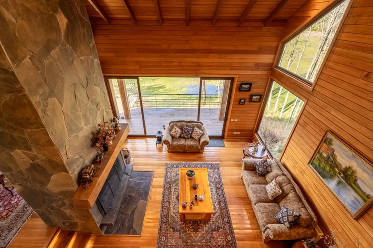 Espectacular casa junto al rio Liucura!