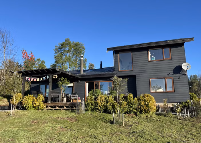 Hermosa casa con vista al lago Villarrica en condominio!
