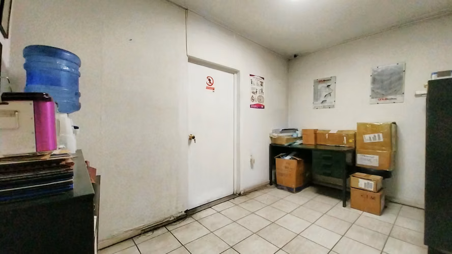 Local Comercial Sala de Ventas Oficina Bodegas Excelente Ubicación