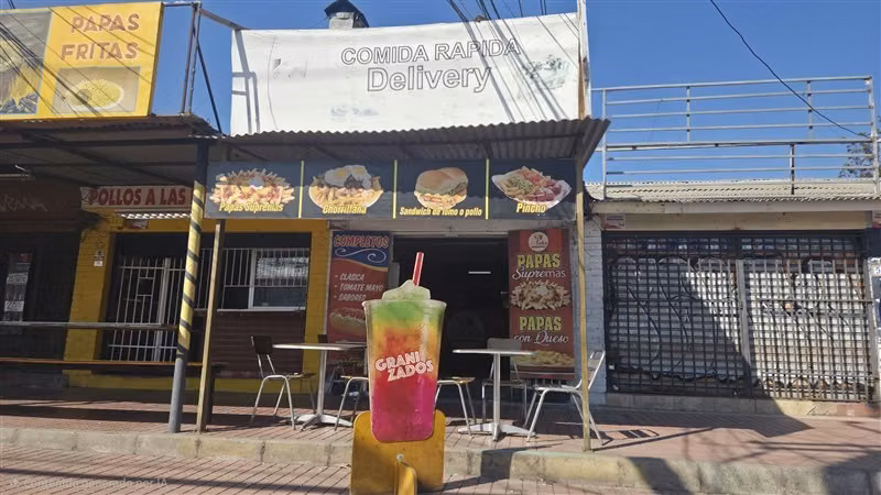 VENTA LOCAL COMERCIAL FUNCIONANDO EN PLENA AVENIDA GABRIELA