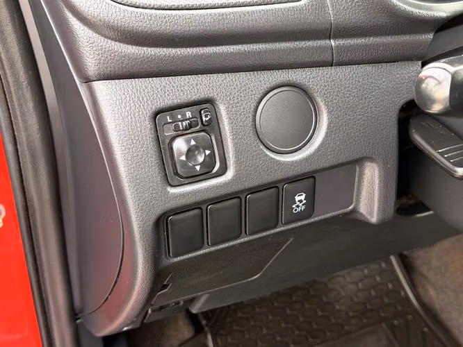 MITSUBISHI L200 2023