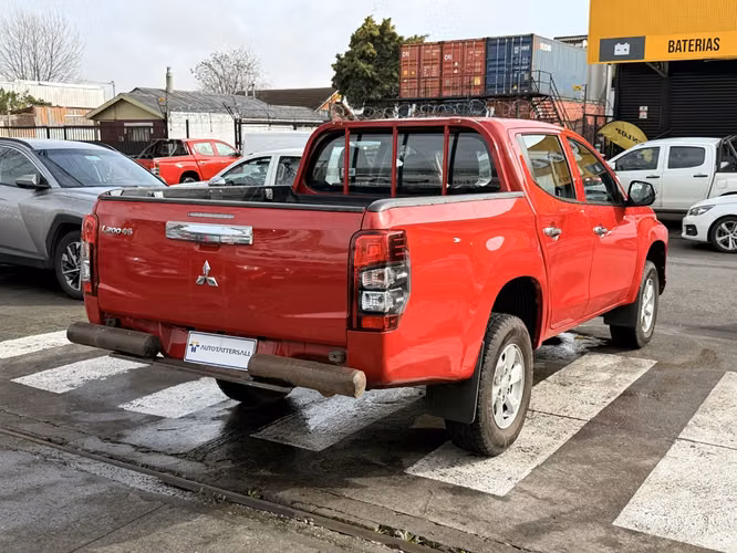 MITSUBISHI L200 2023