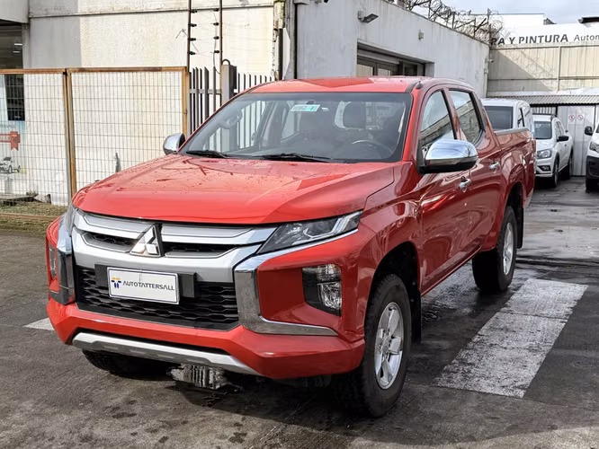 MITSUBISHI L200 2023