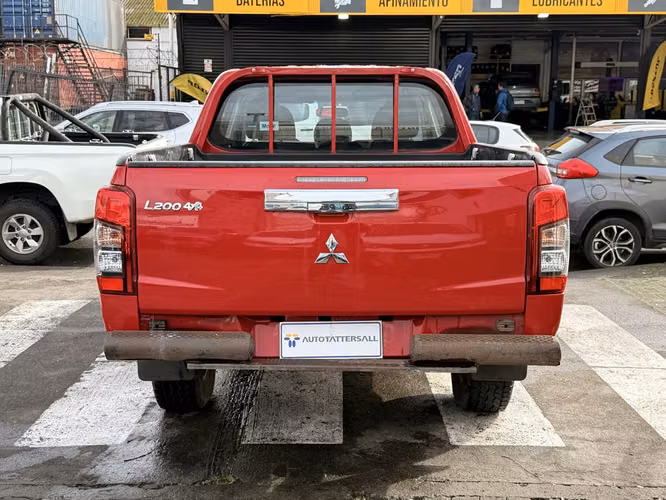 MITSUBISHI L200 2023