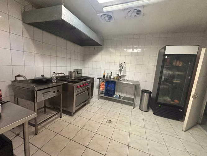 Arriendo Restaurante con patente (176547)