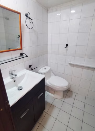 Depto. 3D y 2B. San Bernardo, José Joaquín Pérez 921. Estacionamiento/Bodega