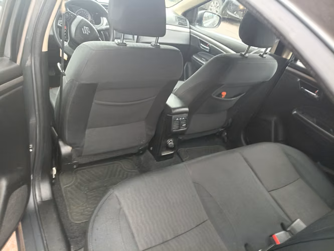 VENDO AUTO  SEDAN SUZUKI CIAZ 2018