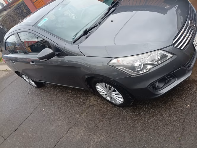 VENDO AUTO  SEDAN SUZUKI CIAZ 2018