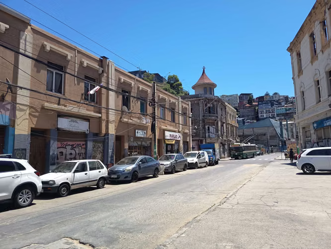 Local Comercial Amplio y Luminoso (176575)