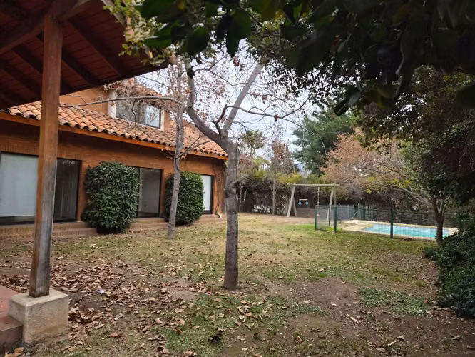 SE ARRIENDA AMPLIA CASA EN SECTOR RESIDENCIAL LOTEO " EL POLO DE MACHALI"