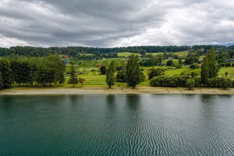 Terrenos de inversión en lago ranco.desde 5000uf.