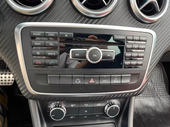 MERCEDES-BENZ A200 BLUEEFFICIENCY 2015