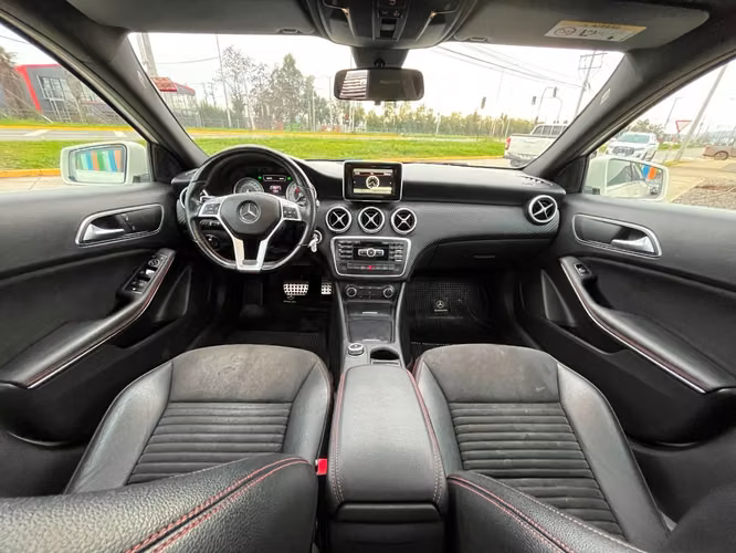 MERCEDES-BENZ A200 BLUEEFFICIENCY 2015