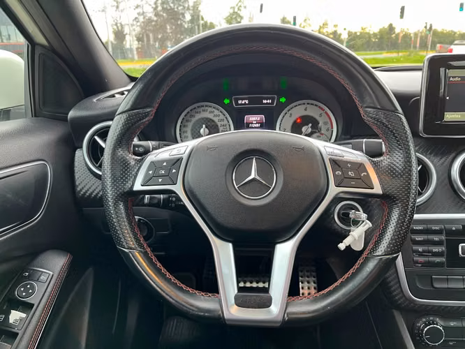 MERCEDES-BENZ A200 BLUEEFFICIENCY 2015