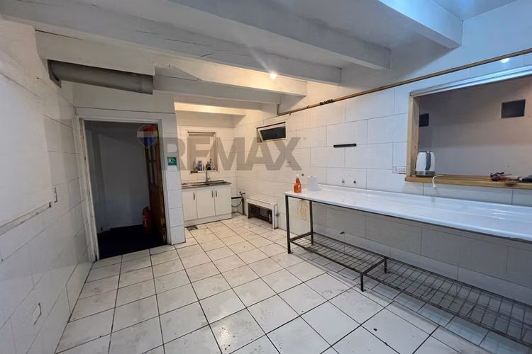 Local comercial en arriendo - calle brasil pucón